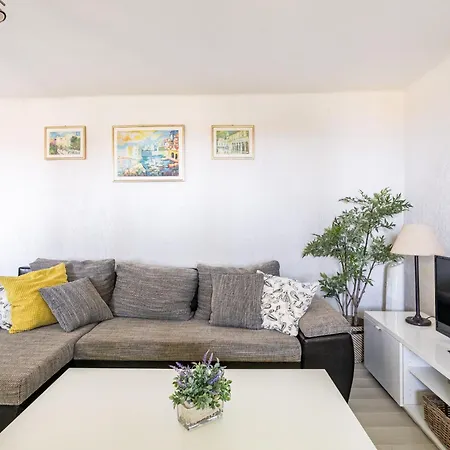House - Private House With Seaview アパート